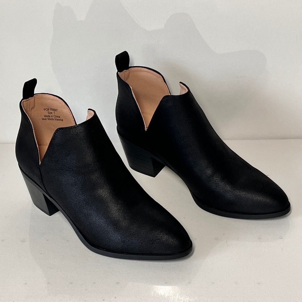 Journee Collection Lola Ankle Bootie